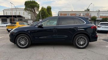 Porsche Cayenne - 5