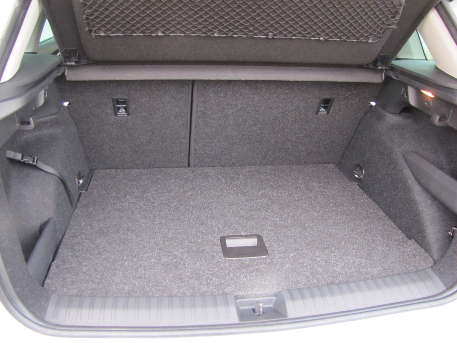 Fahrzeugabbildung SKODA Kamiq Tour 1.0l TSI 116PS