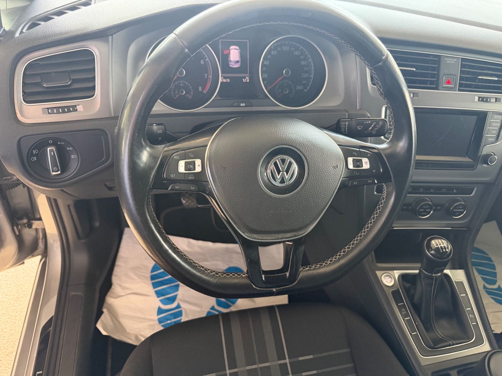 Fahrzeugabbildung Volkswagen Golf VII Lim. Lounge BMT