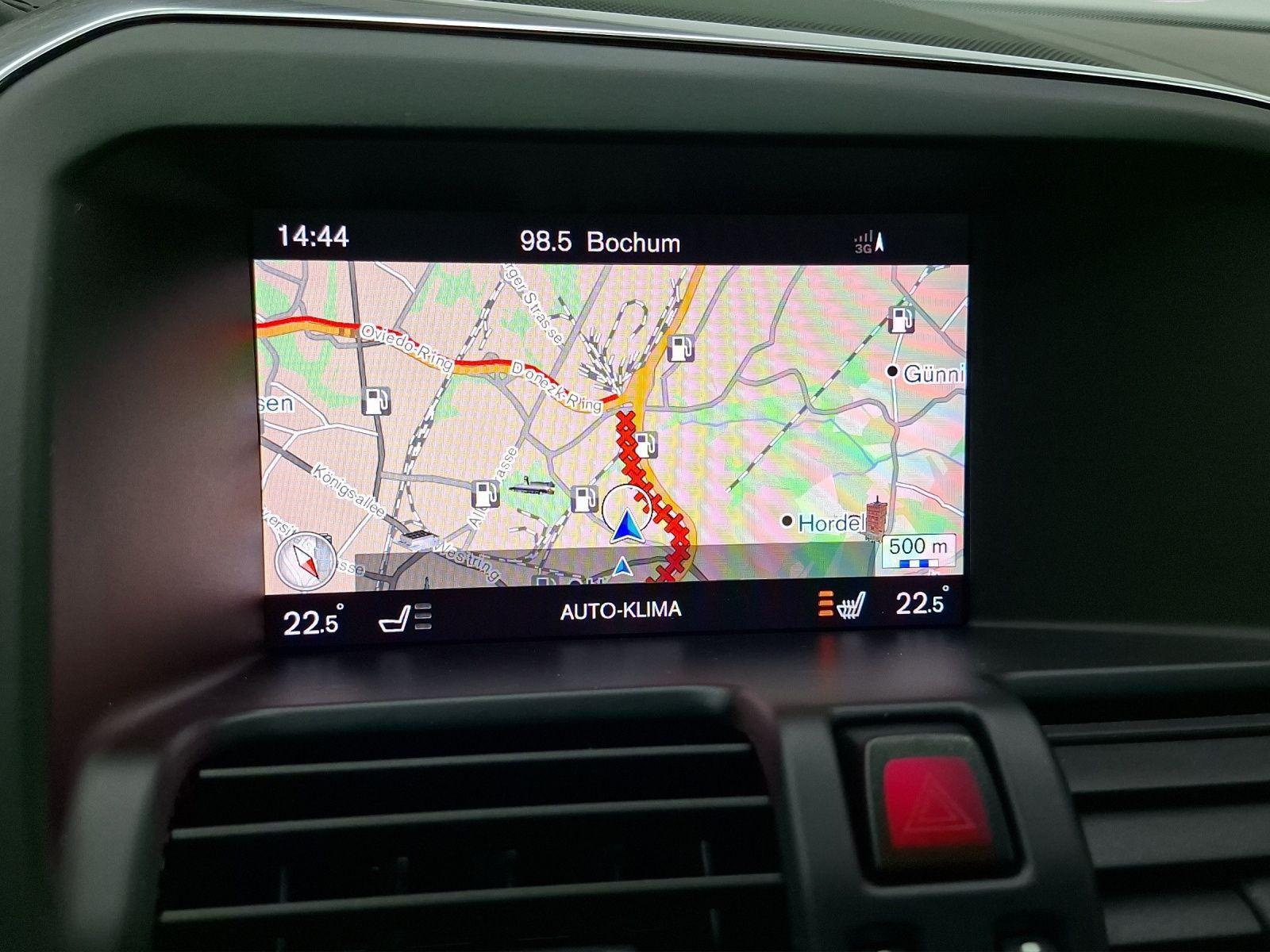 Volvo XC60 T5 AWD SUMMUM AHK PANO LEDER