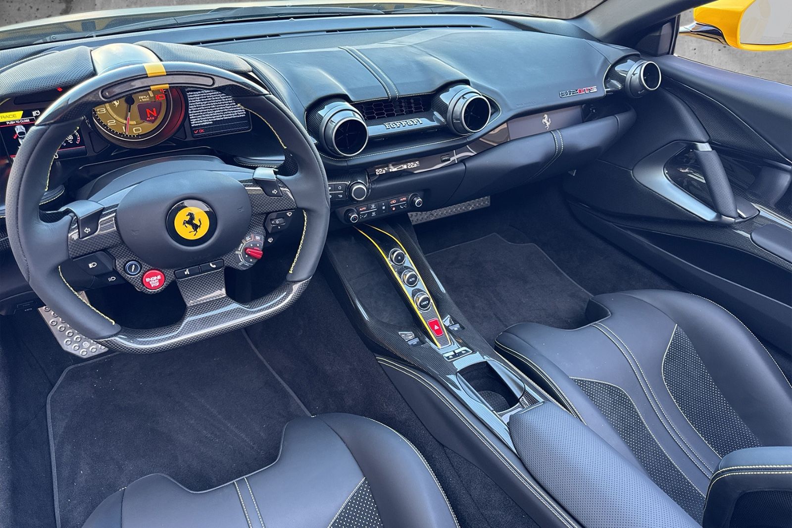Fahrzeugabbildung Ferrari 812 GTS*Atelier*all Carbon*painted*ADAS