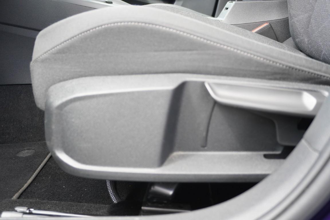 Volkswagen Golf VIII 1.0 TSI Life LED ACC Standheizung AHK, миниатюра 16