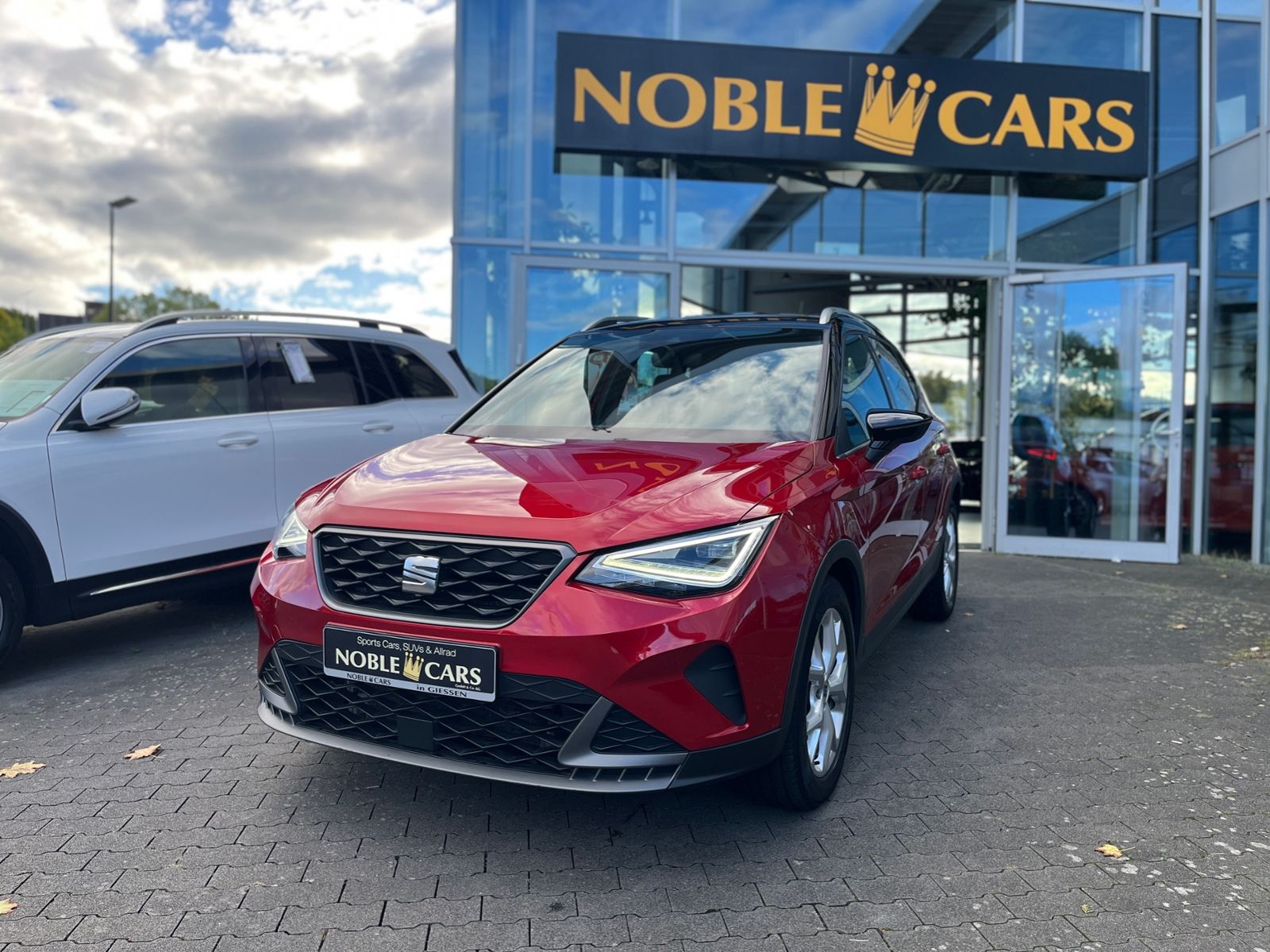 Fahrzeugabbildung SEAT ARONA 1.5 TSI DSG FR KLIMA LED NAV SHZ 17"