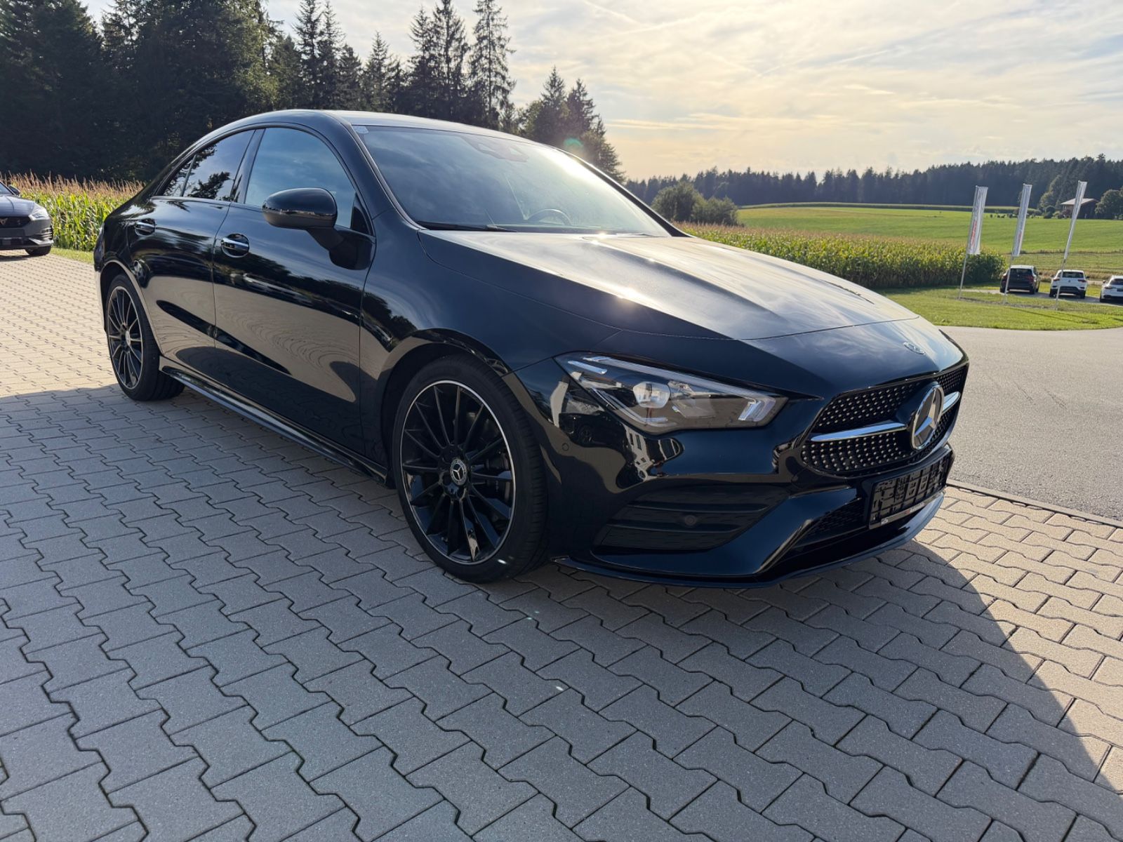 Mercedes-Benz CLA 200d Aut. AMG Paket Black LED RFK Alcantara foto 3
