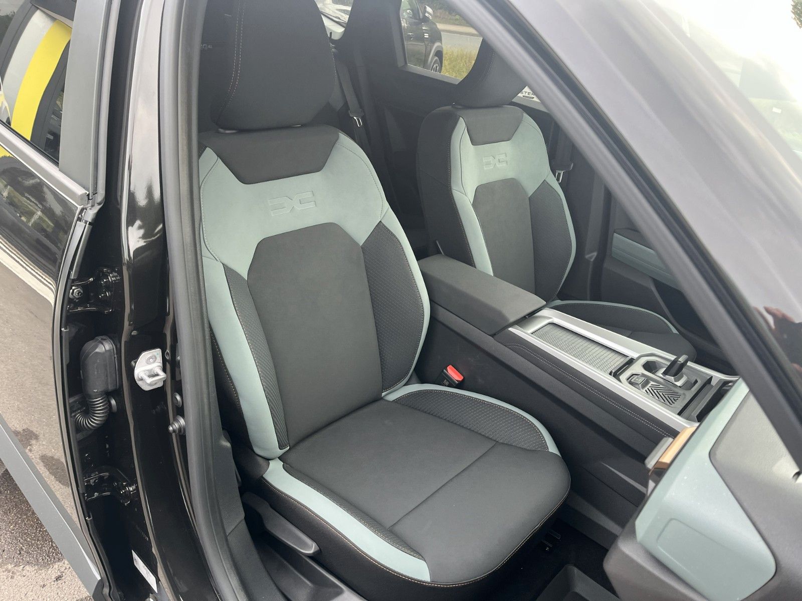 Fahrzeugabbildung Dacia Bigster Hybrid 155 Extreme
