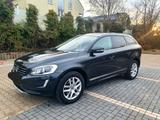 Volvo XC60 D5 AWD ALLRAD, VOLL SCHECKHEFTGEPFLEGT - gebrauchte Volvo XC60 aus dem Jahr 2016