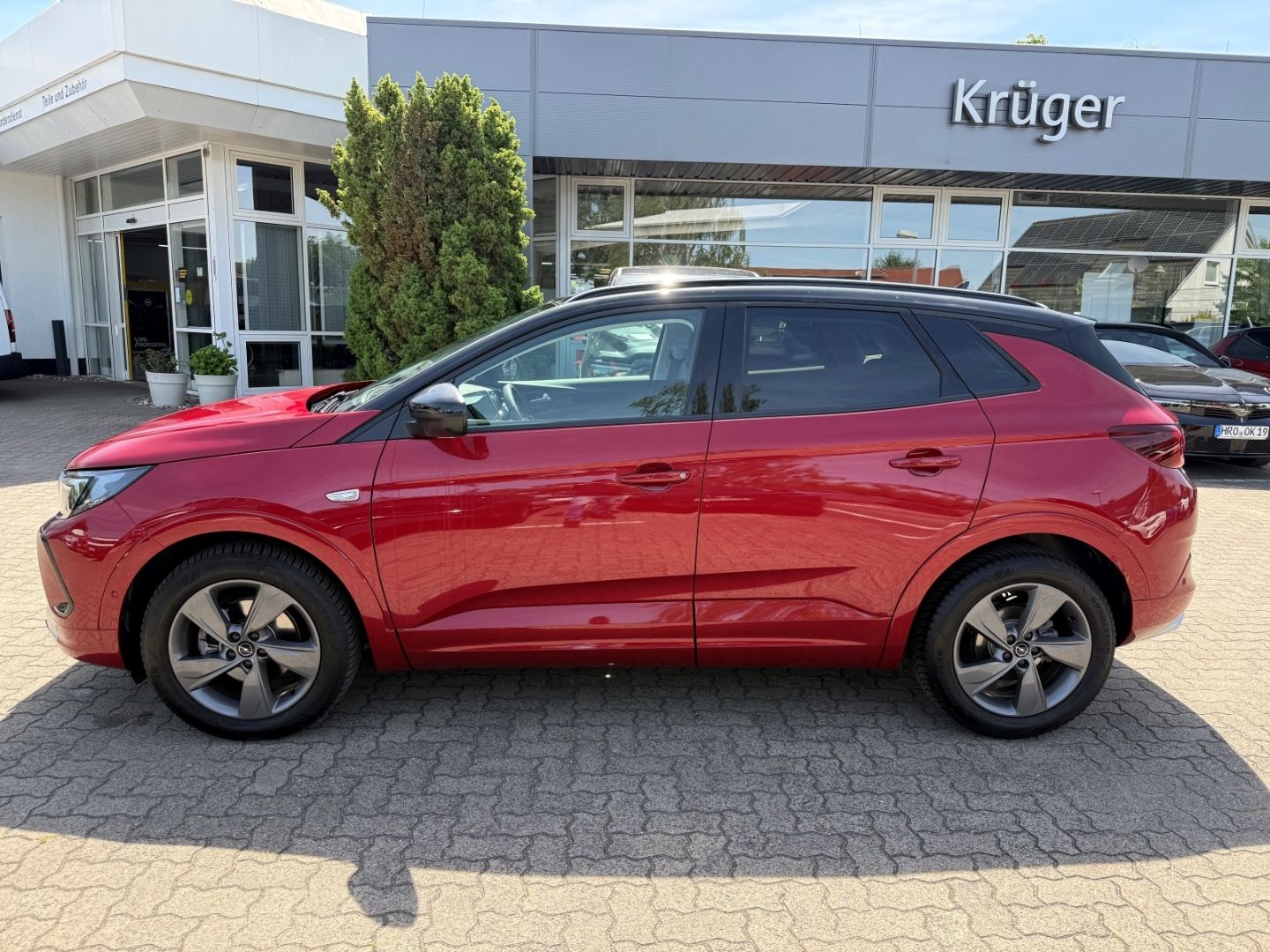 Fahrzeugabbildung Opel Grandland Ultimate 1,2T Navi+Leder+Sitzbelüftung