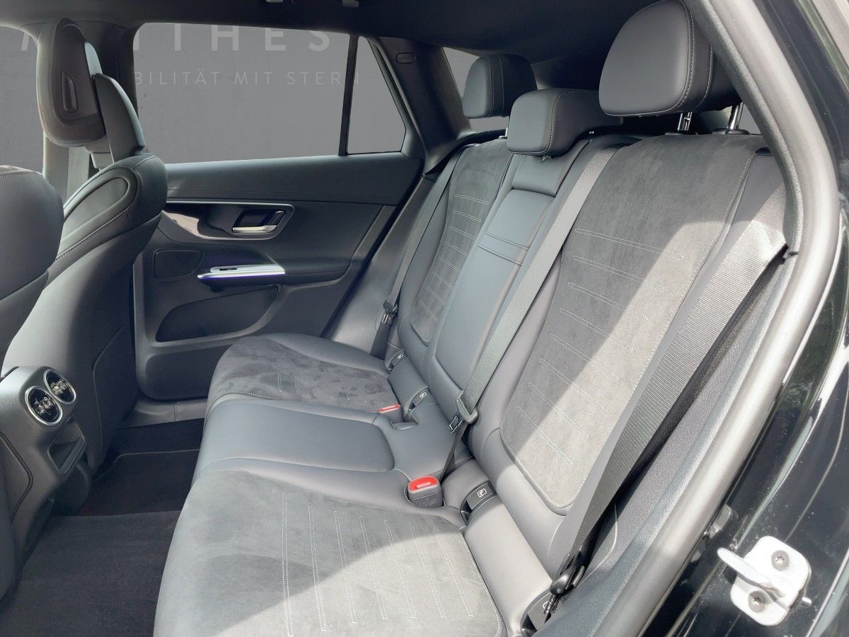 Fahrzeugabbildung Mercedes-Benz GLC 220 d 4M AMG/Night/Kamera/Pano/AHK
