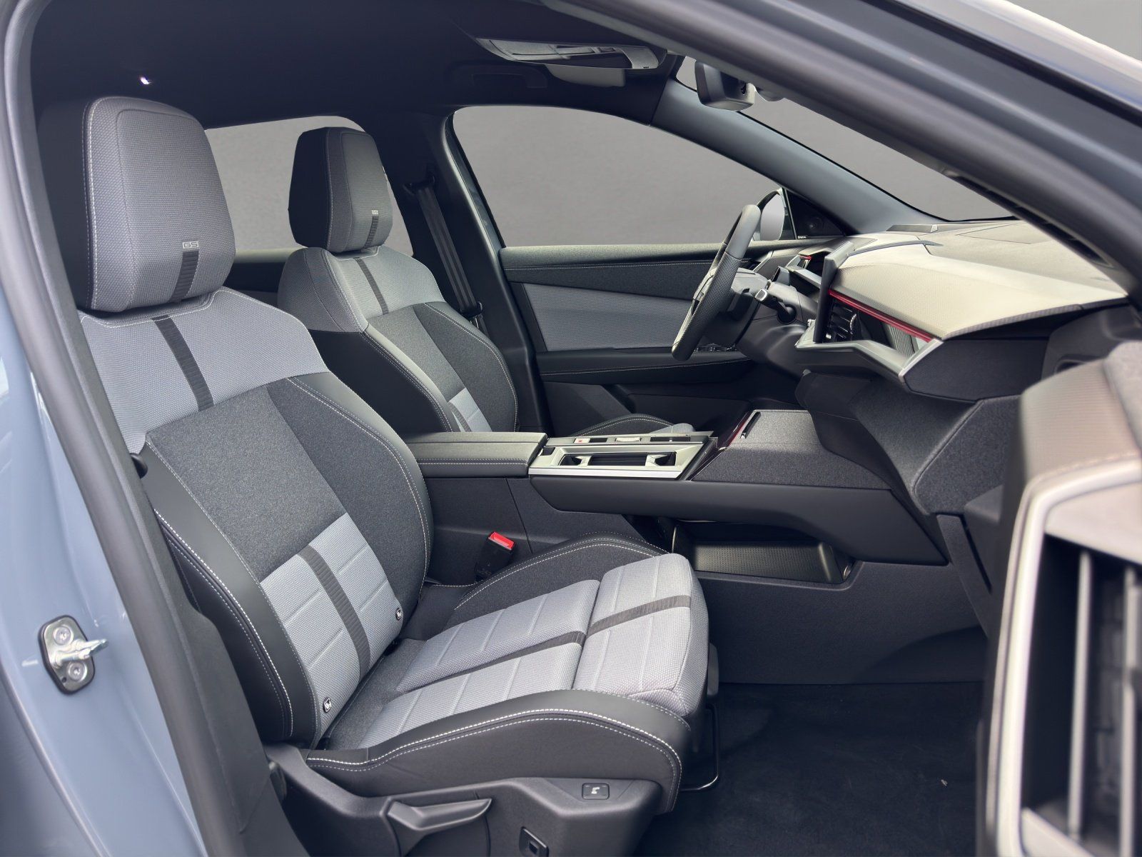 Fahrzeugabbildung Opel Grandland 1.2 Mild-Hybrid Ultimate/PANO/KAMERA/