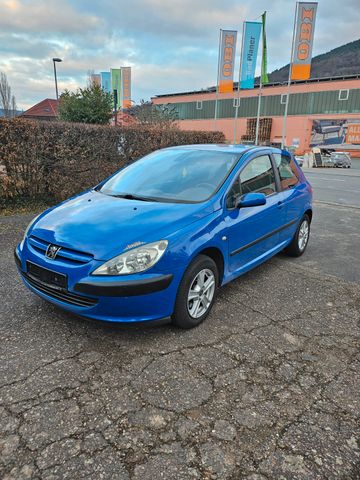 Peugeot 307  SCHECKHEFT  2 VOR BESITZER. NEU TÜV.