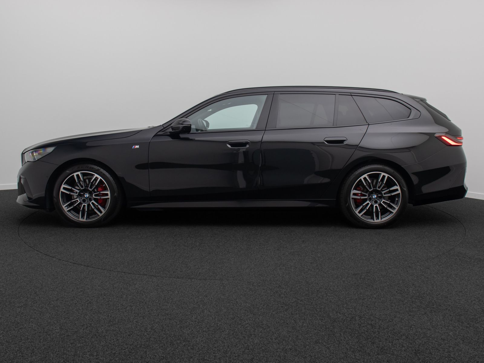 Fahrzeugabbildung BMW 520d M Sport 360&deg;H/K Alarm DAB HUD Bel&uuml;ftung 19"