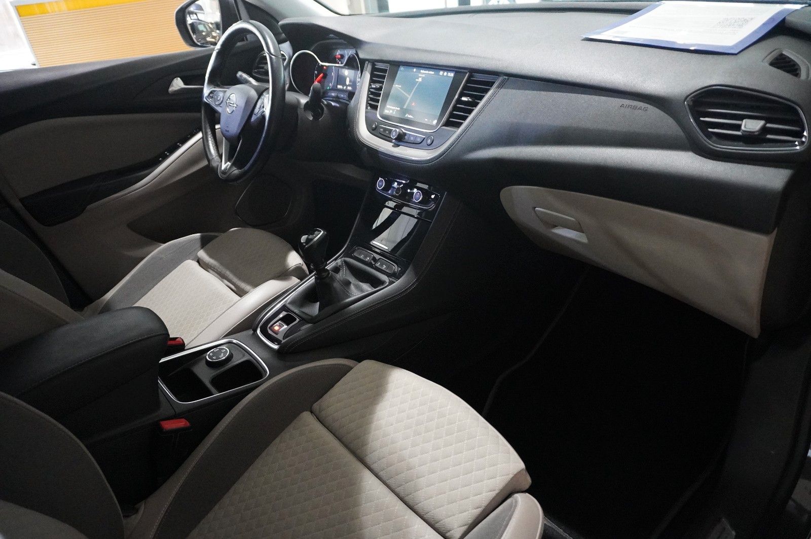 Fahrzeugabbildung Opel Grandland (X) 1.6D DYNAMIC NAVI/LED/360°/SH/GRIP