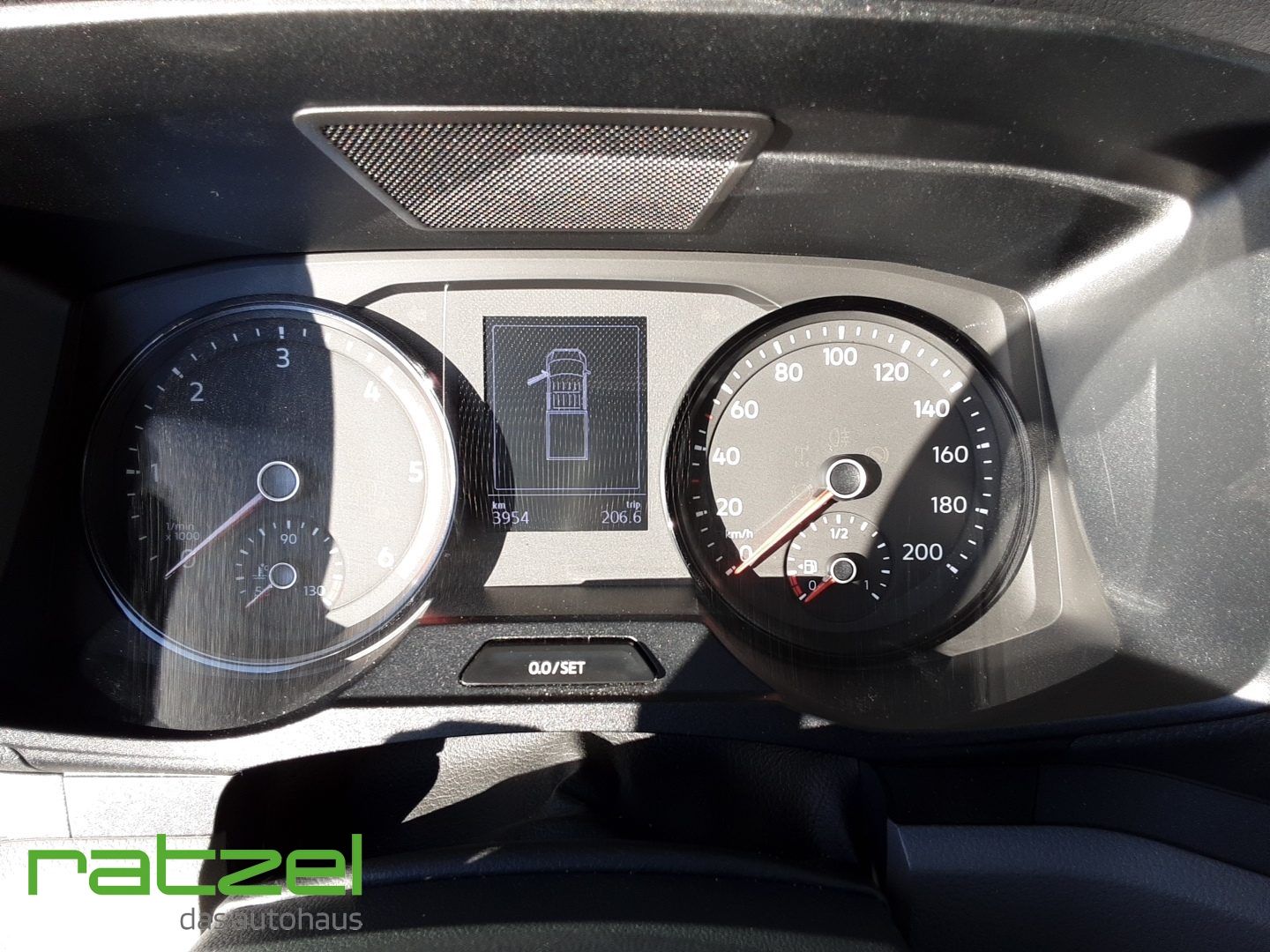Fahrzeugabbildung Volkswagen Crafter Pritsche DOKA ML 2.0 TDI AHK Navi Klimaa