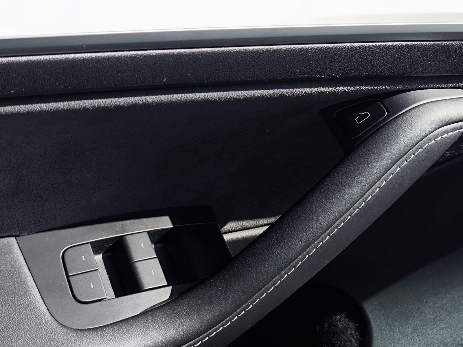 Fahrzeugabbildung Tesla Model Y LR Dual AWD PANO+STDHZ+NAVI+LED+ACC+19"+