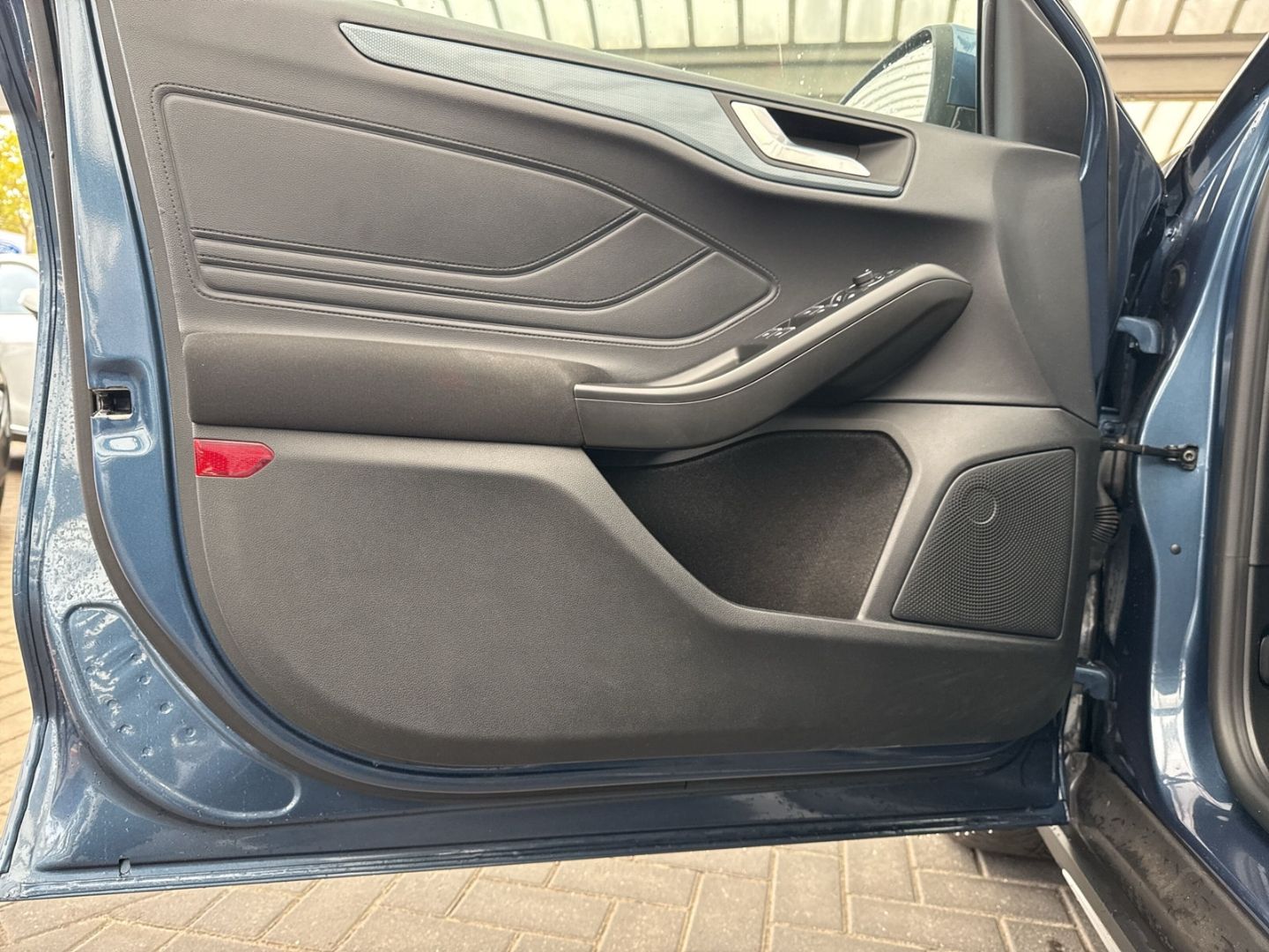 Fahrzeugabbildung Ford Focus Turnier Active Kamera LED NAVI DAB Winterp