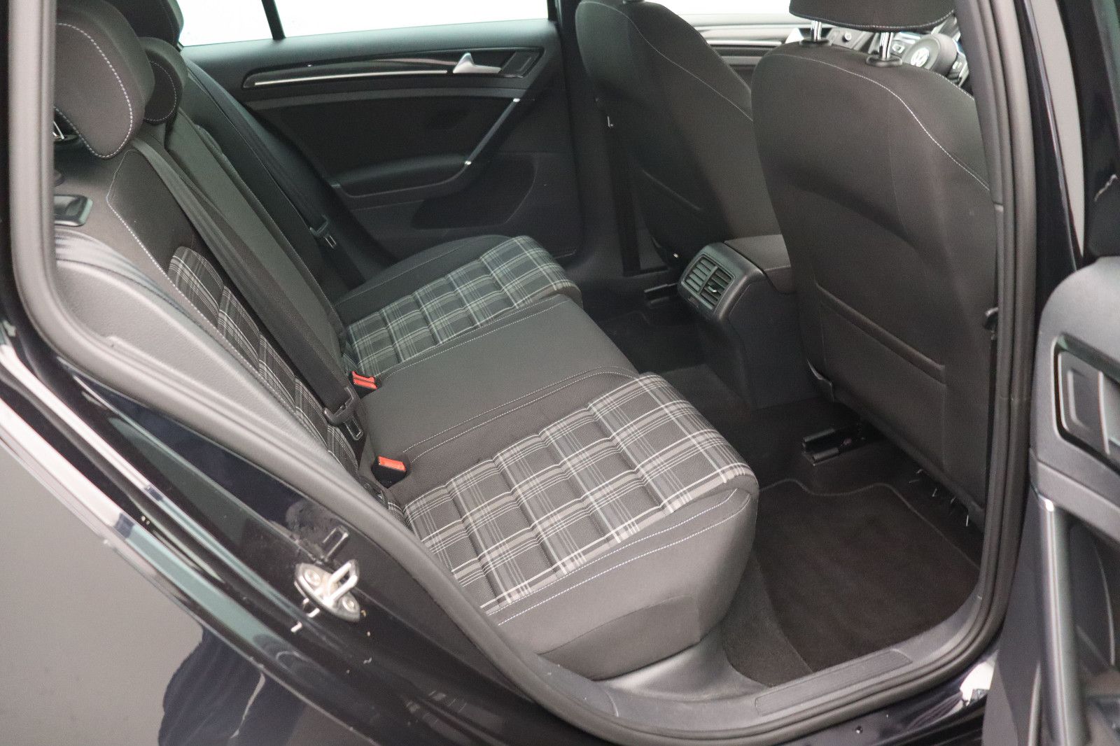 Fahrzeugabbildung Volkswagen Golf VII Variant 2.0 GTD  ACC Kamer Sport Xenon