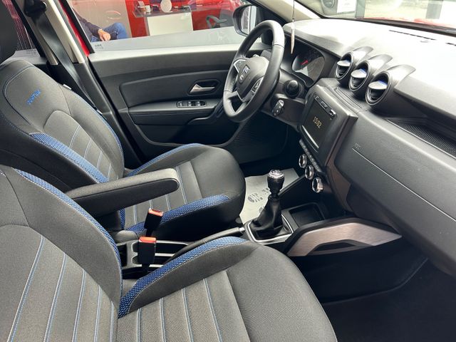 Fahrzeugabbildung Dacia Duster II Celebration+CarPlay+Navi+AllwLM+Kamera
