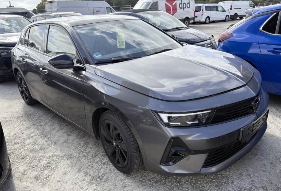 Fahrzeugabbildung Opel Astra L Lim. 1.2T GS LINE NAVI/LED/SPORT/SH/VIRT