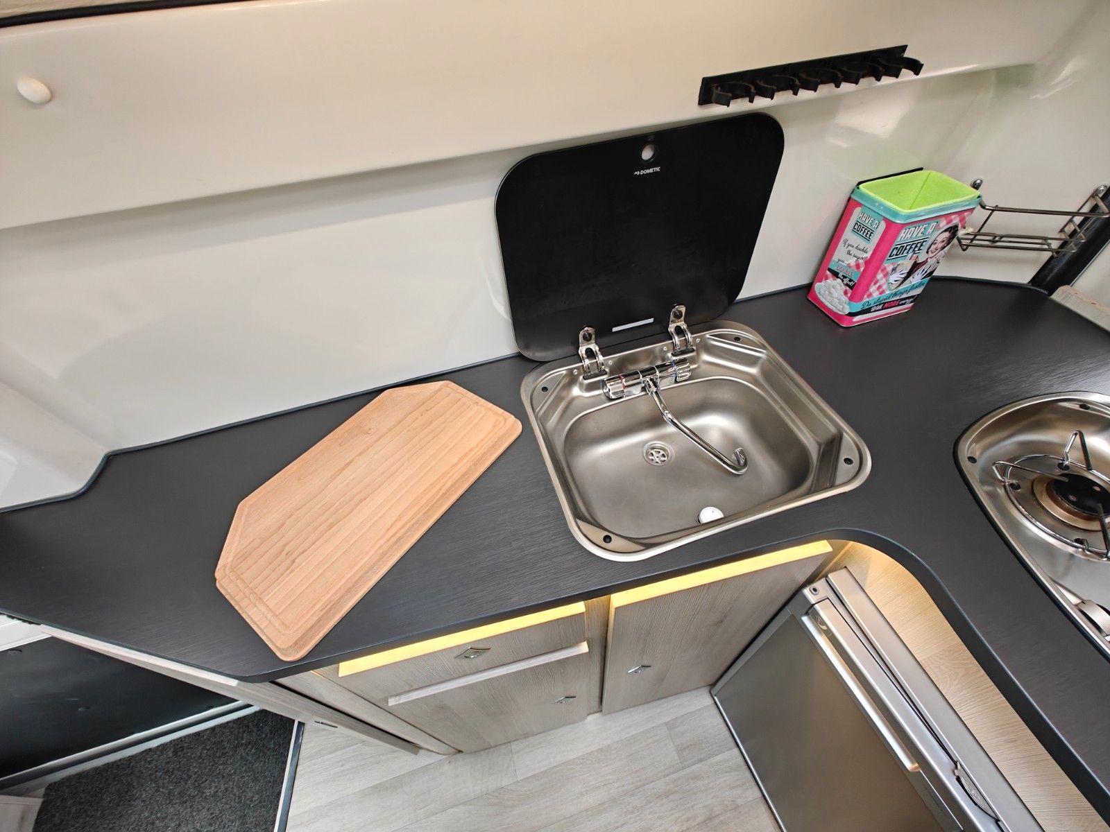 Fahrzeugabbildung Karmann Dexter 550 - Hubdach, Autom., Markise, Lithium -