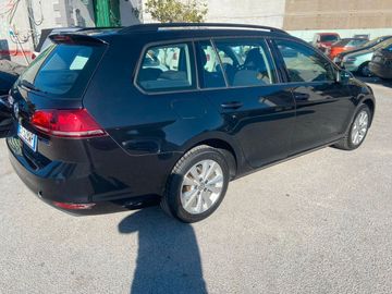 Volkswagen Golf - 11