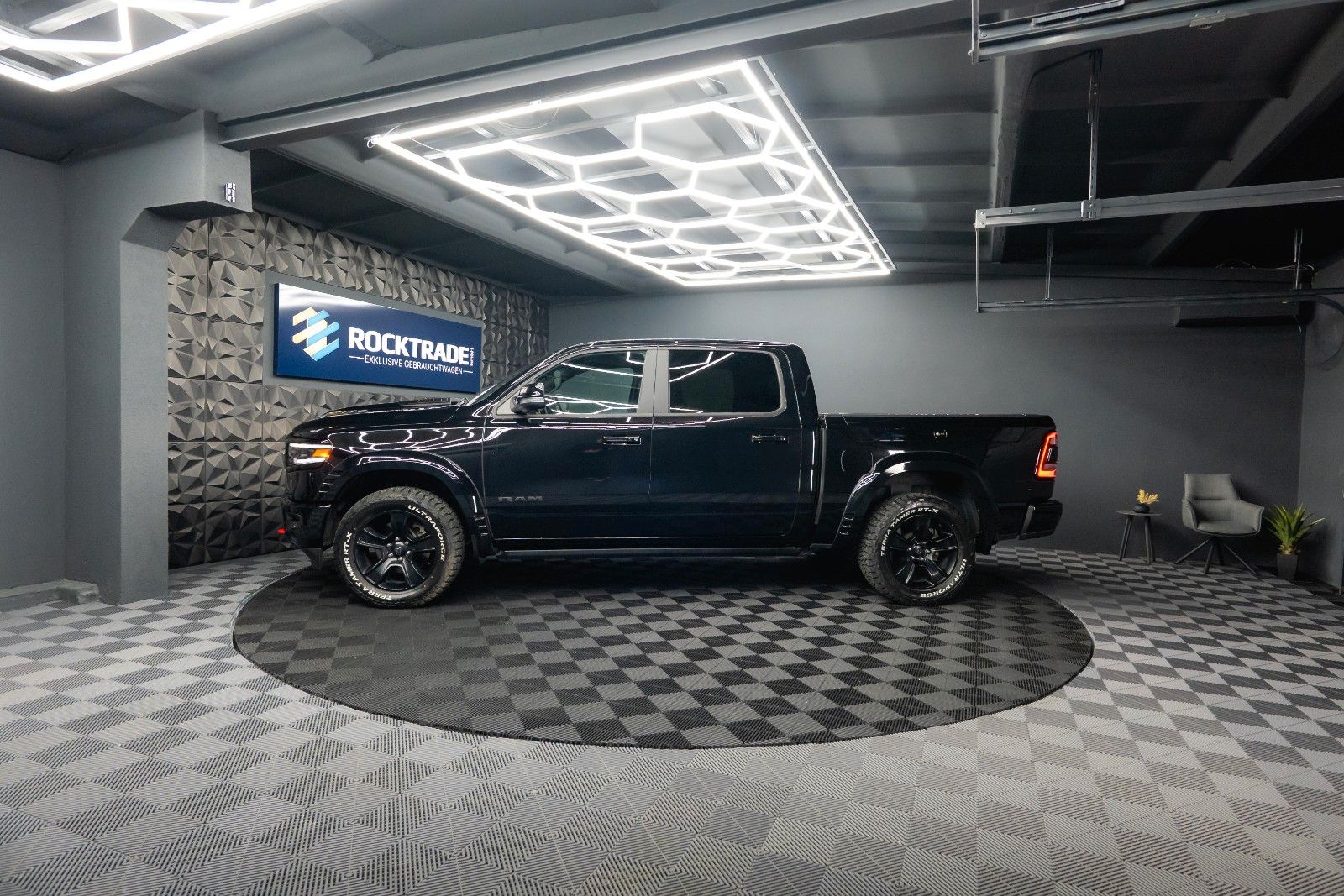 Fahrzeugabbildung Dodge RAM 5.7 V8 HEMI 4x4 LARAMIE RamBox Airmatic 19%