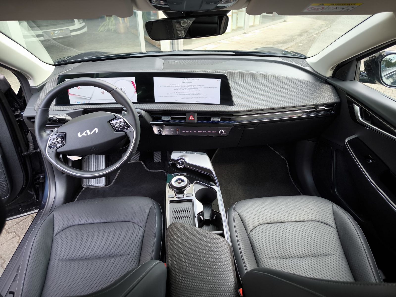 Fahrzeugabbildung Kia EV6 2WD WERKSGAR+NAVI+LED+SHZ+KAMERA+ACC+19"