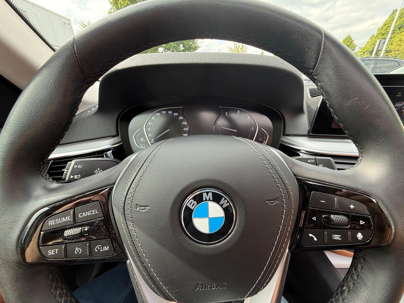 BMW 5er - 530 d Mild Hybrid PANO Leder AHK NAVI LED 