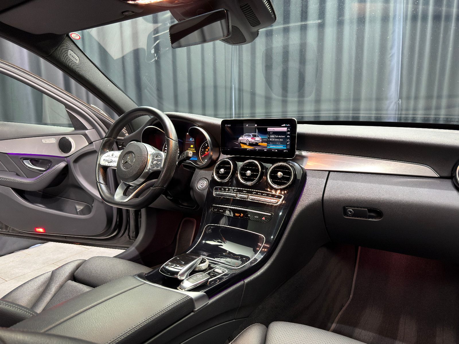 Fahrzeugabbildung Mercedes-Benz C 220d T 4Matic|AMG-LINE|PANORAMA|LED|NAVI|LEDER