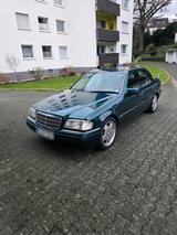 Mercedes-Benz Mercedes w202 250 diesel Oldtimer - Mercedes-Benz 250 mit Diesel-Antrieb: Limousine