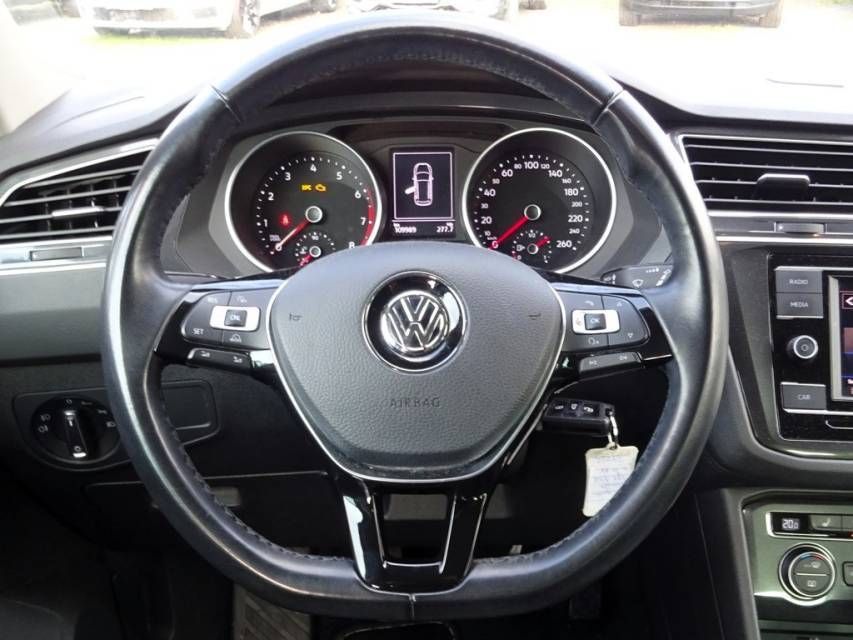 Fahrzeugabbildung Volkswagen Tiguan 1,4 TSI  Trendline