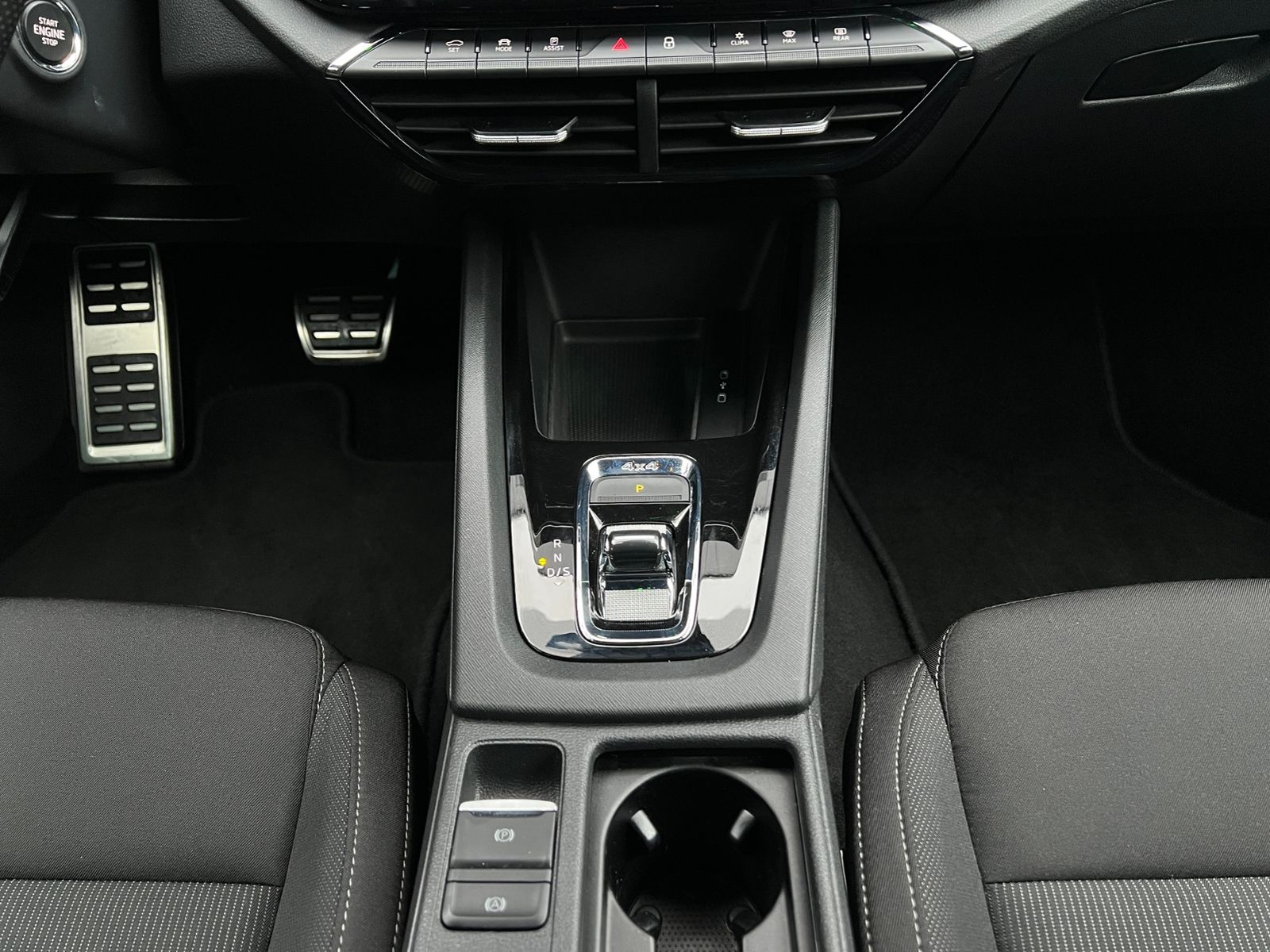 Fahrzeugabbildung SKODA Octavia Combi IV Sportline 2.0 TSI DSG 4x4 *LED,