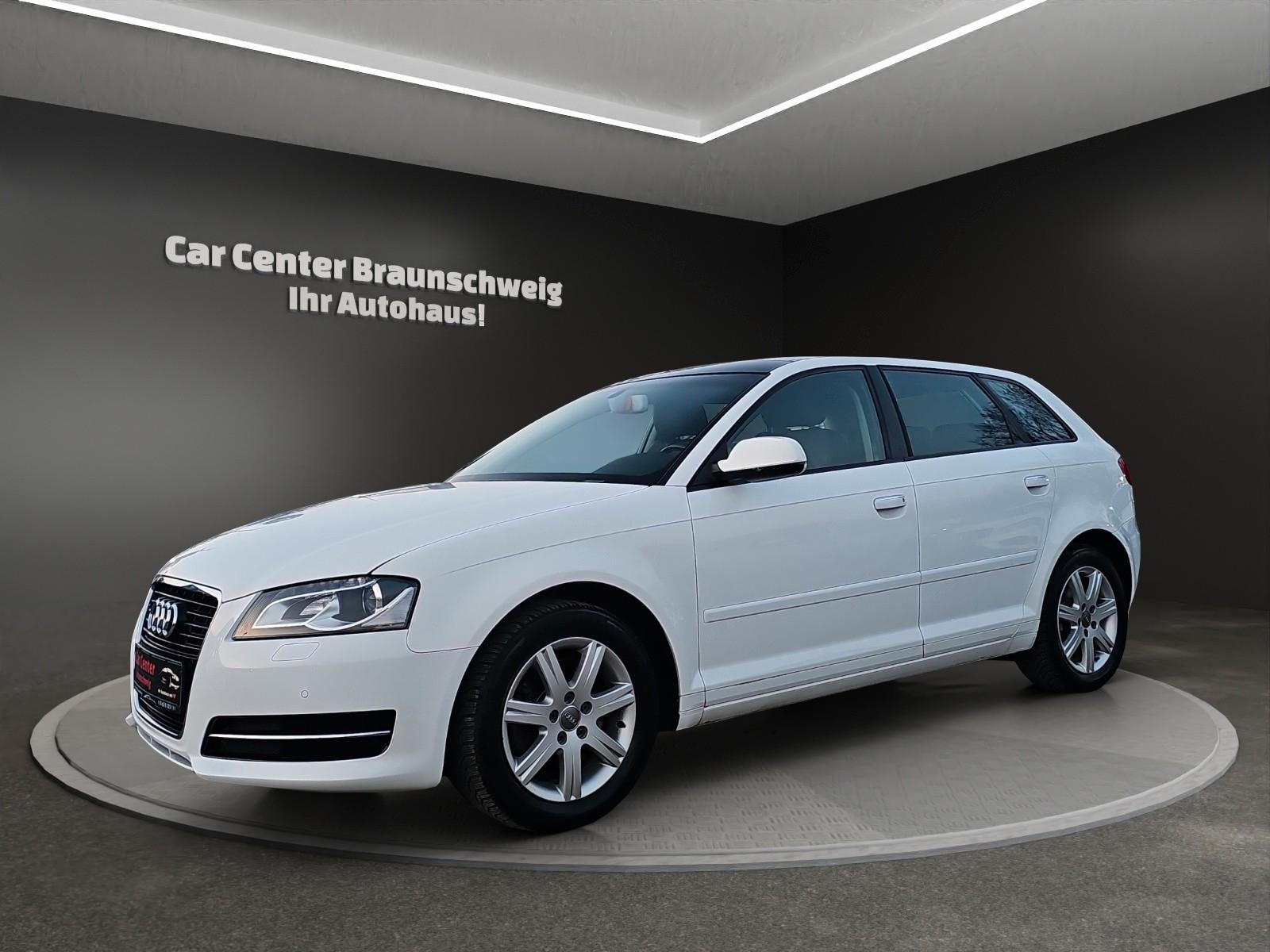 Audi A3 Sportback 2.0 TDI Ambiente S-tronic+Pano+LED