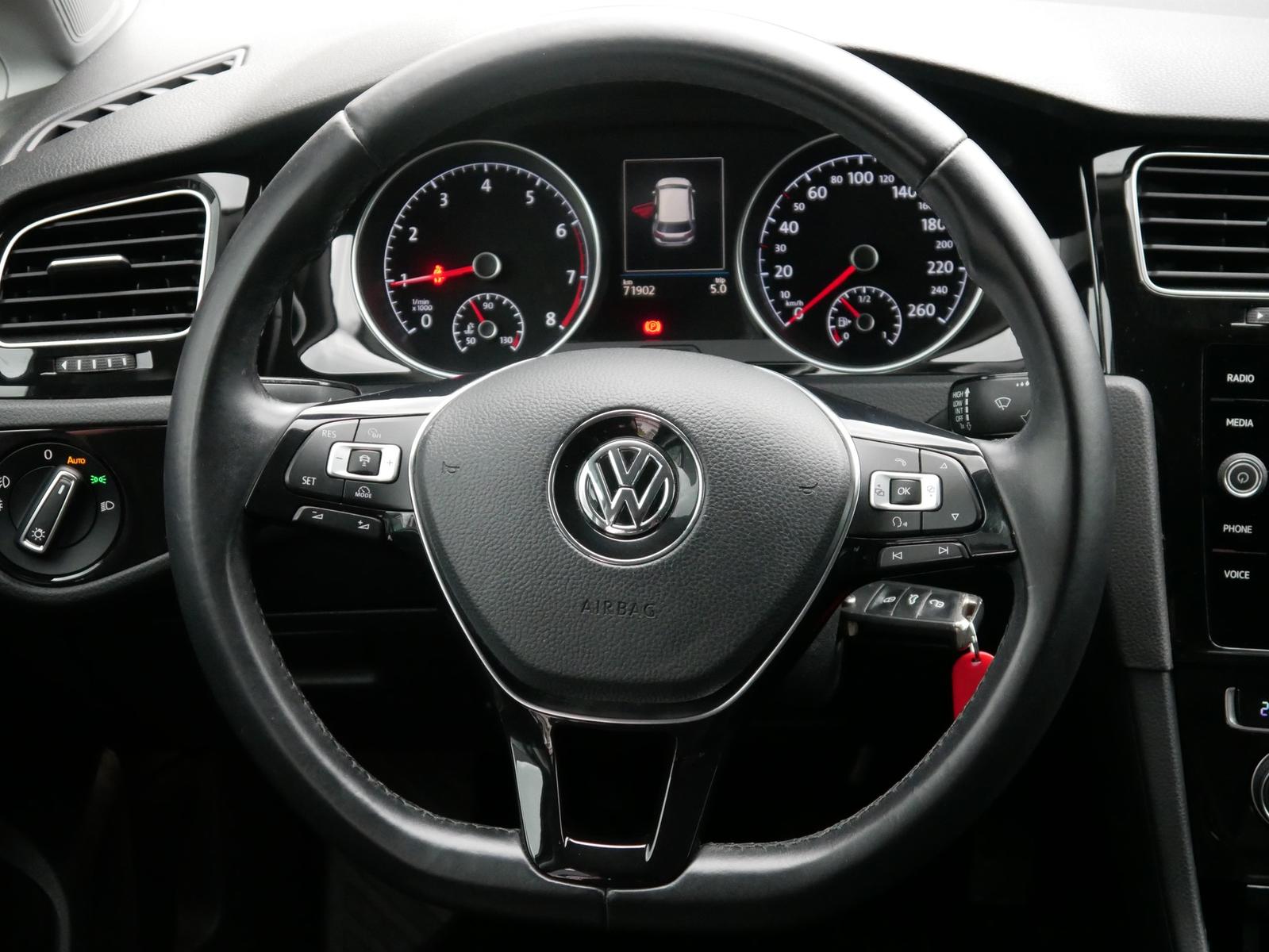 Volkswagen Golf VII 1.5 TSI Highline Navi ACC Kamera PDC