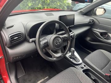 Bild 6 Toyota Yaris Cross 1.5 VVT-iE Hybrid Team D AWD - Navi