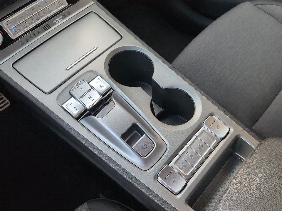 Fahrzeugabbildung Hyundai KONA EV 39kWh SELECT 11kW-OBC !GARANTIE-05.2030!