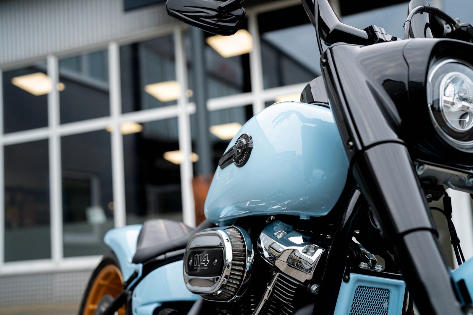 Fahrzeugabbildung Harley-Davidson Light Blue FAT BOY FLFBS 114 - Jekill & Hyde-