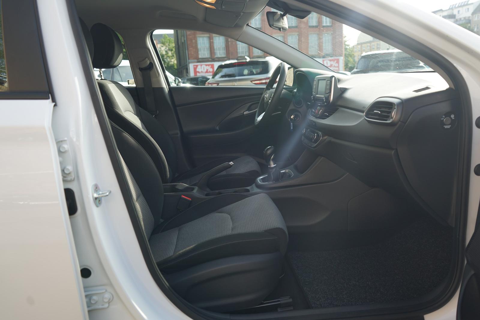 Hyundai i30 1.4 Pure Tempomat PDC Klima Tagfahrlicht USB