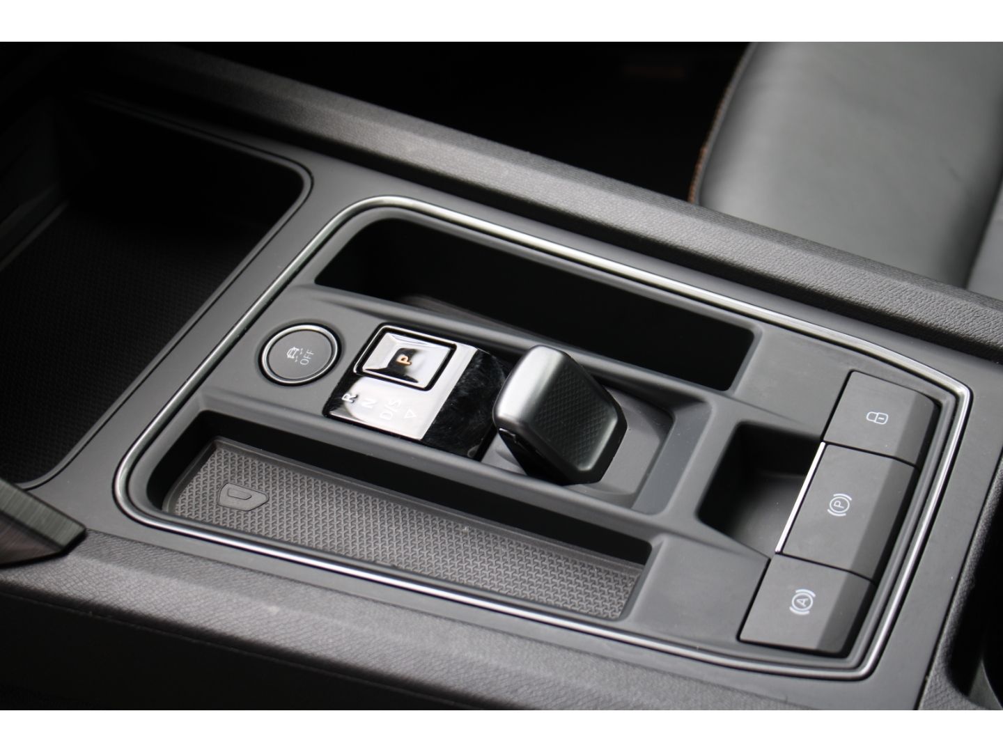 Fahrzeugabbildung CUPRA Formentor VZ 4Drive ACC LED TWA RFK el. Heckkl.