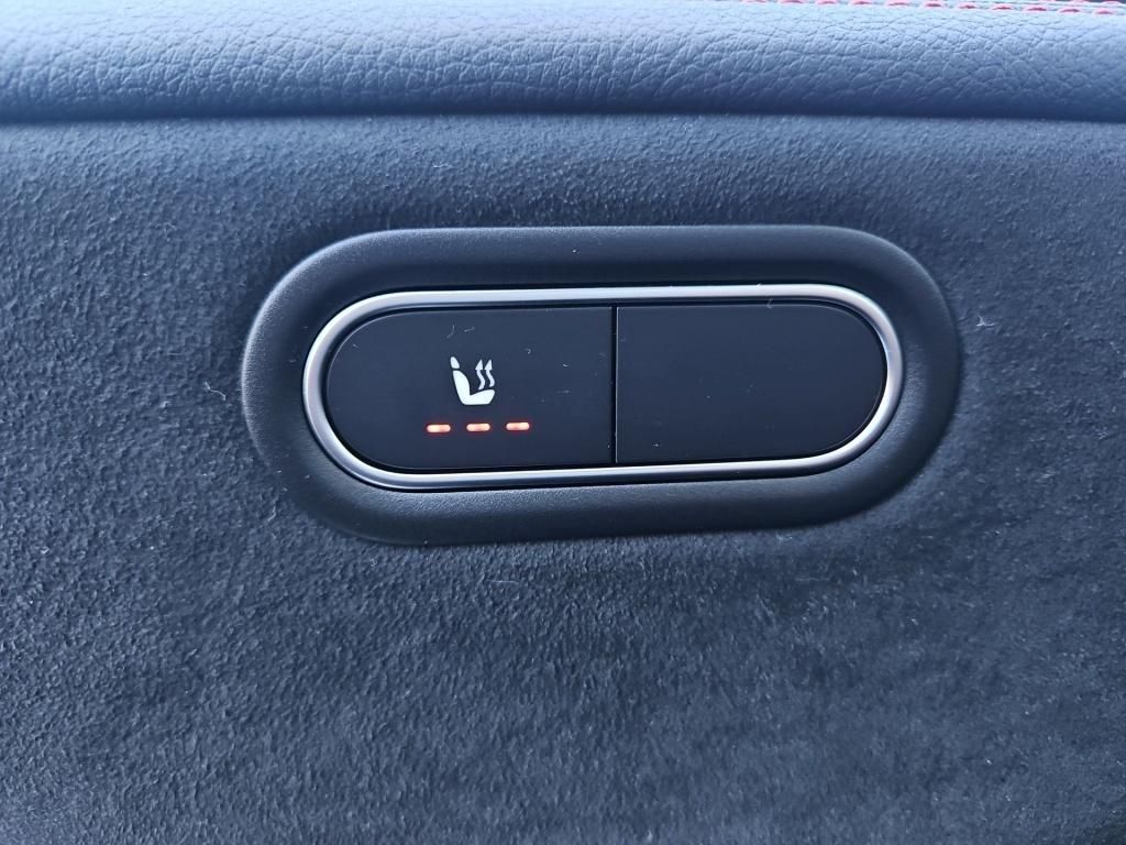 Fahrzeugabbildung Mercedes-Benz CLA 200 Coupé AMG AHK KeylessGo LED Winter Totw.