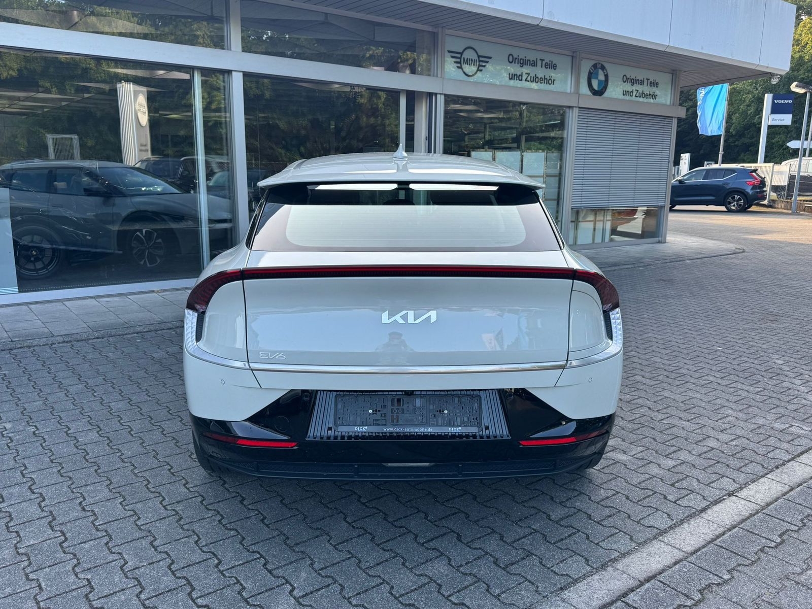 Fahrzeugabbildung Kia EV6 2WD WERKSGAR+NAVI+LED+SHZ+KAMERA+ACC+19"