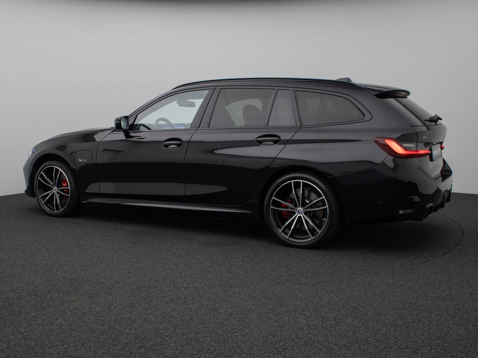 Fahrzeugabbildung BMW 330e xD M Sport Pro Kamera HUD DAB H/K Stop&Go