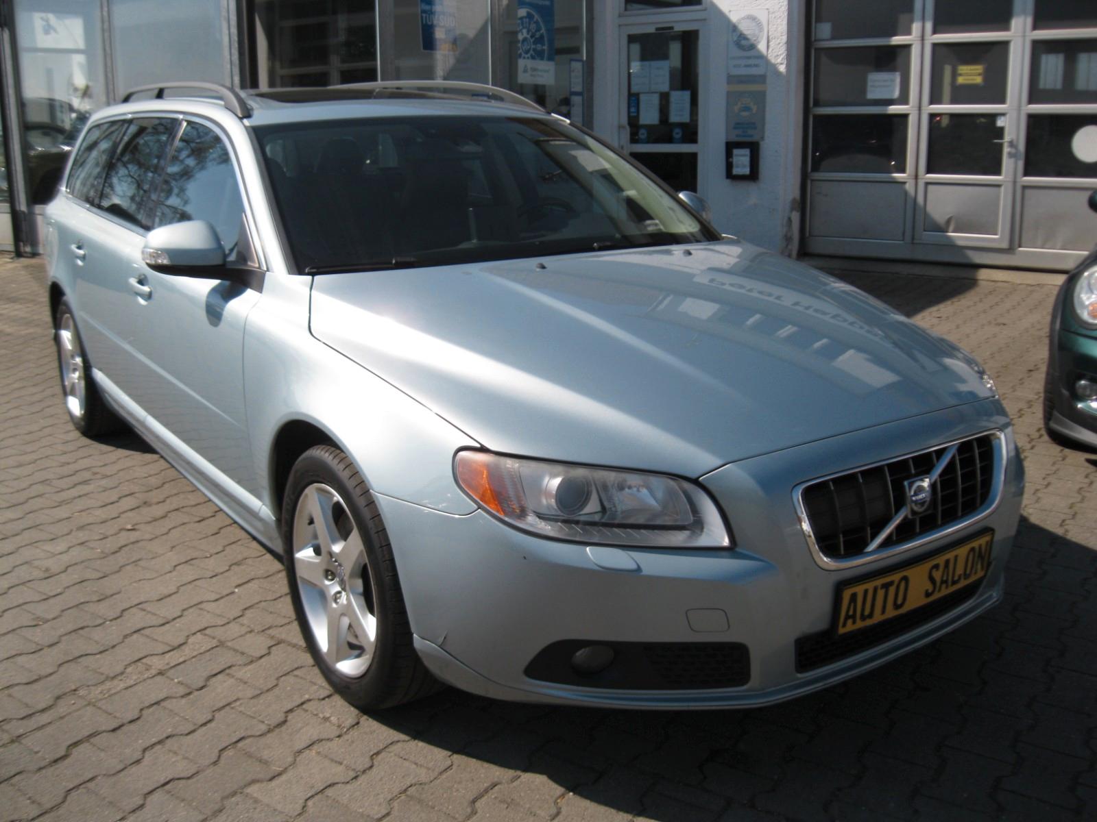 Volvo V70 3.2 Kombi Summum *LPG+Navi+Leder+AHK*