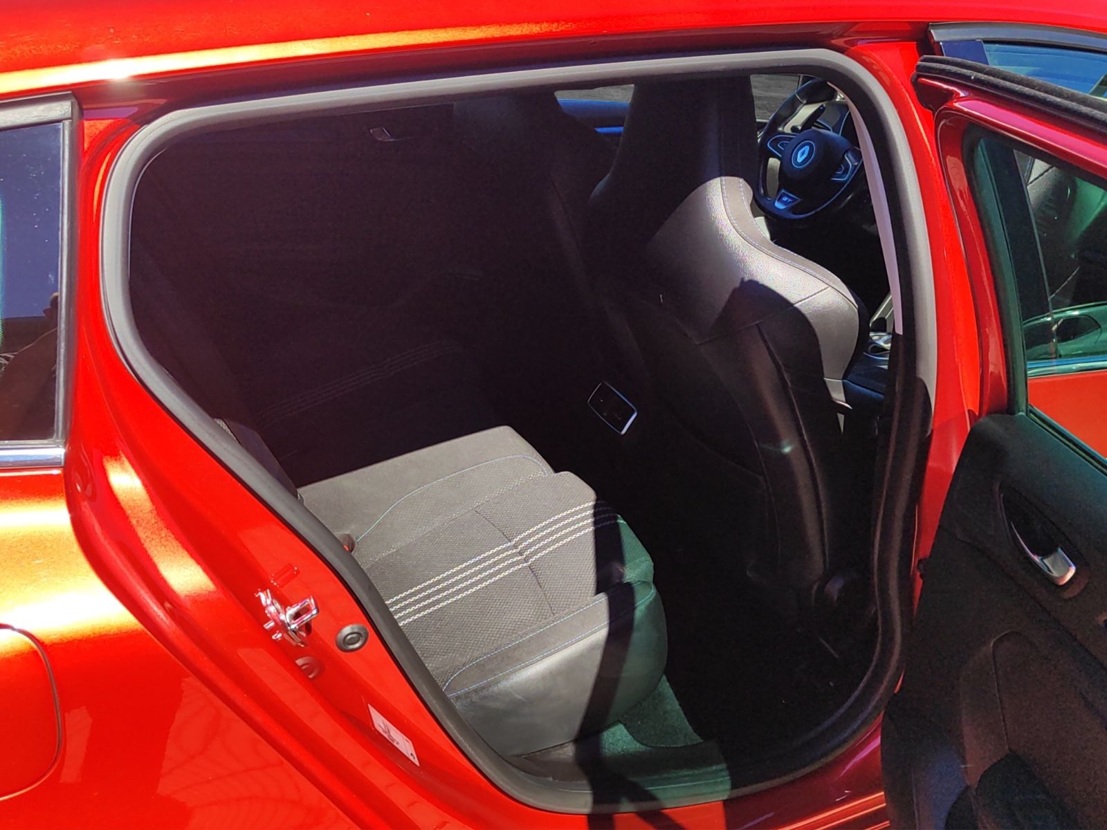 Fahrzeugabbildung Renault Megane IV Grandtour GT/Navi/Head-UP/Kamera/ACC/