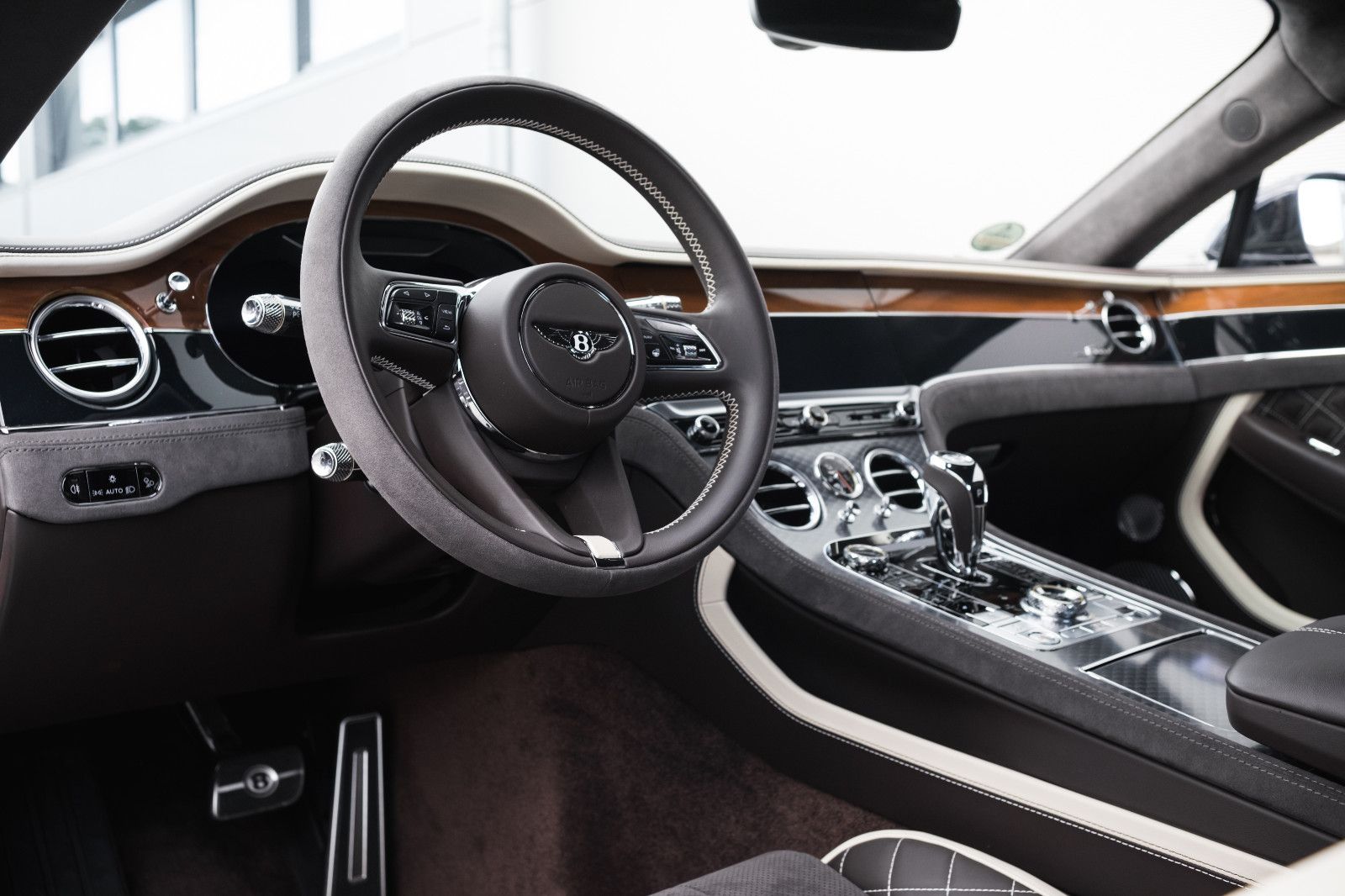 Fahrzeugabbildung Bentley Continental GT 6.0 W12 Speed - B&O - Pano