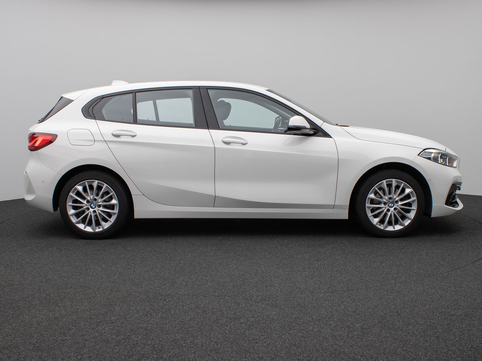 Fahrzeugabbildung BMW 118i SportLine Kamera DAB Lenkrhzg Komfort Alarm