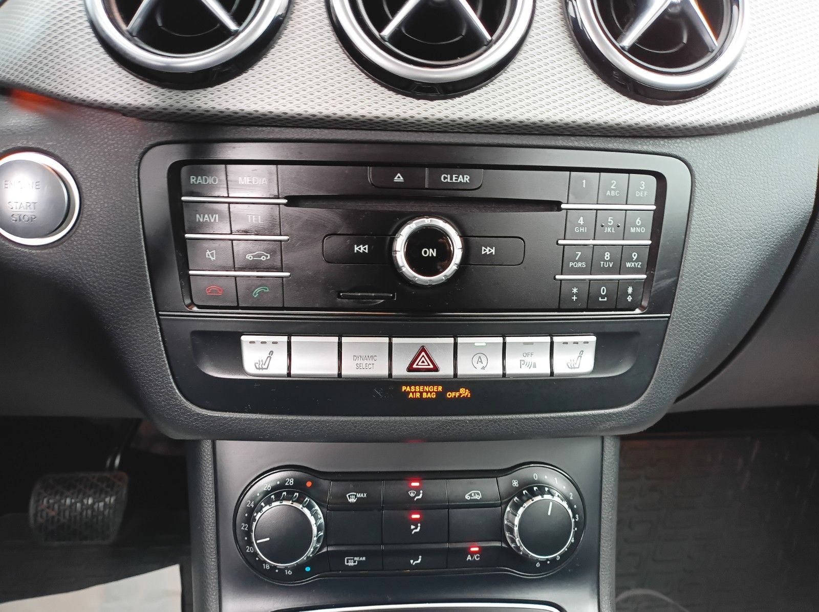 Fahrzeugabbildung Mercedes-Benz B 200d*ALLRAD+AHK+8FACH+BUSINESS+WENIG KM+INSPEK