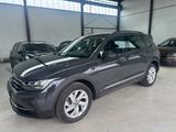 Volkswagen Tiguan Life 4Motion Navi Kamera Klima PDC Euro 6 - Volkswagen Tiguan Eu mit Diesel-Antrieb