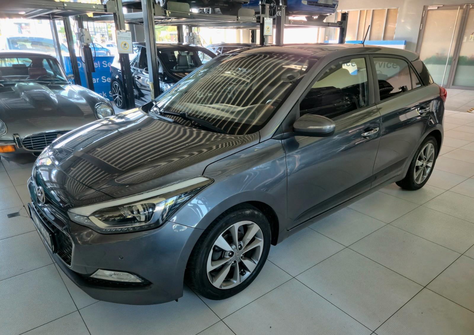 Hyundai i20 1.4 STYLE*AUTOMAT.*NAVI*PANO*SITZ-HZG.*ALU*