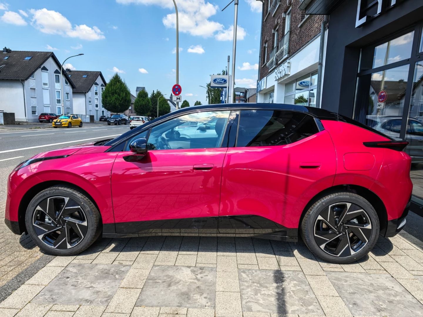 Lynk & Co 02