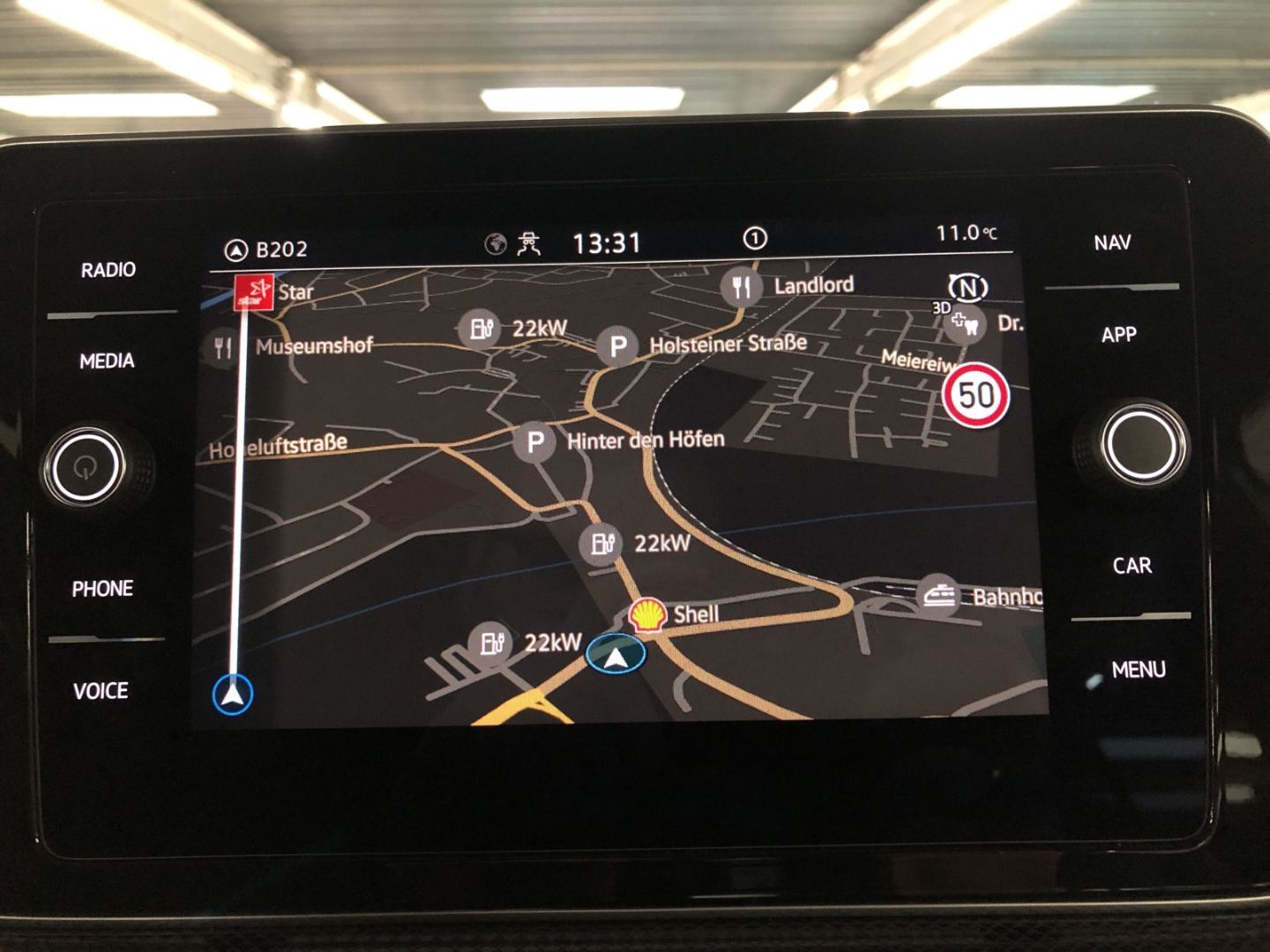 Fahrzeugabbildung Volkswagen T-Cross R-Line 1.5 TSI ACT DSG Sportpaket AHK-ab